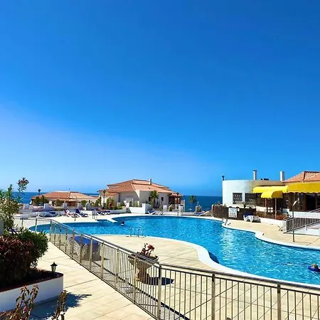 Stylish & Modern 1 Bedroom On Frontline Of Playa Del Duque דירה אדחה
